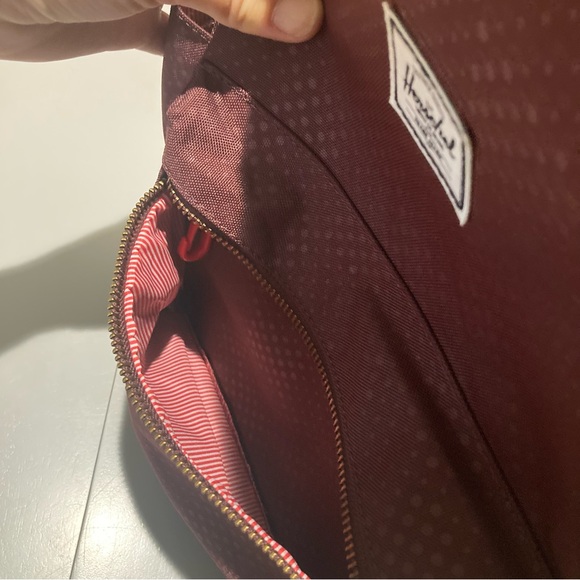Herschel Burgundy Backpack NWOT - Picture 5 of 7
